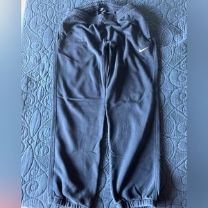 Men’s Nike fleece sweatpants size Large Navy Blue